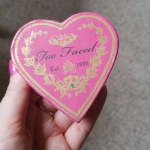 Too faced blush